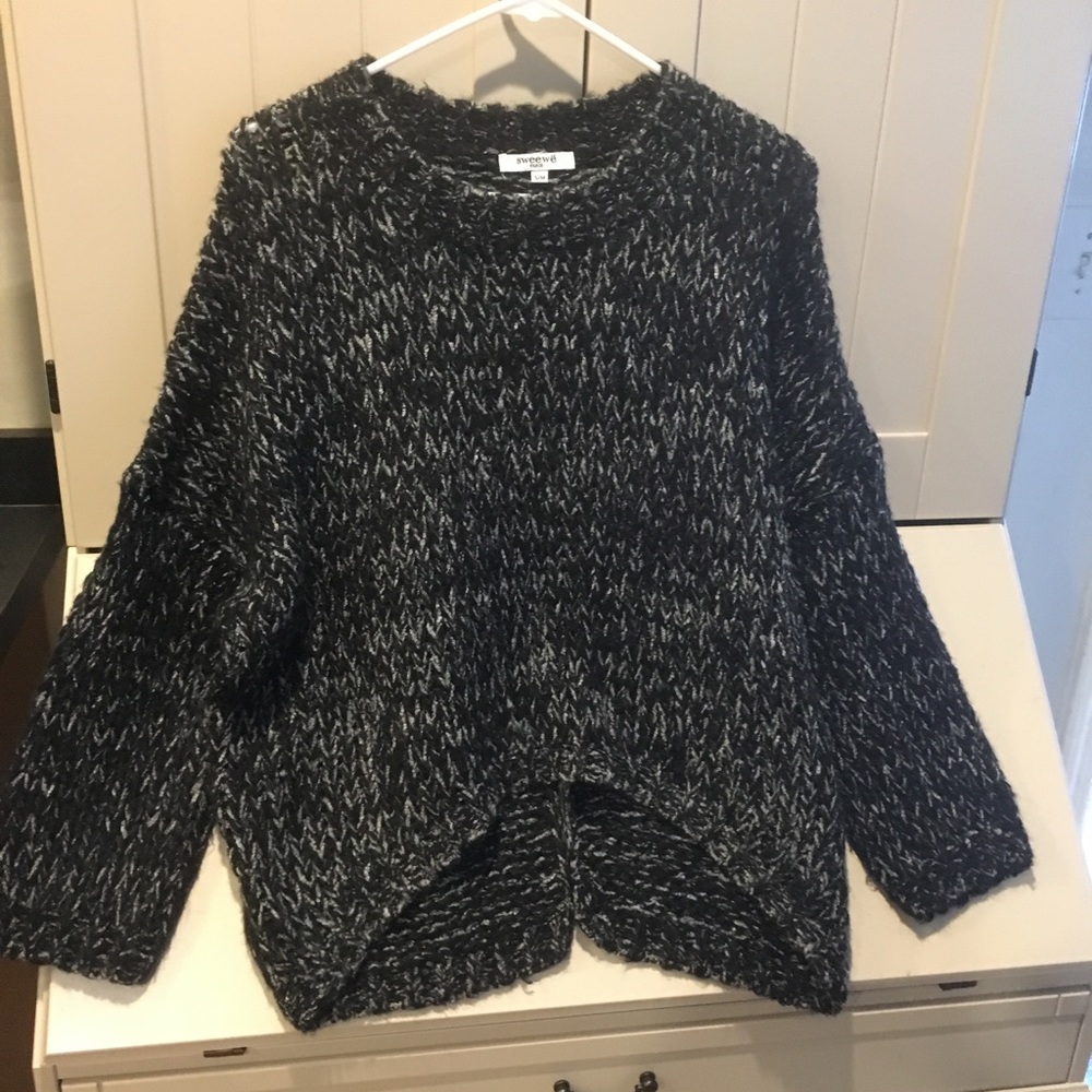 Sweewe Paris Black and Grey Sweater